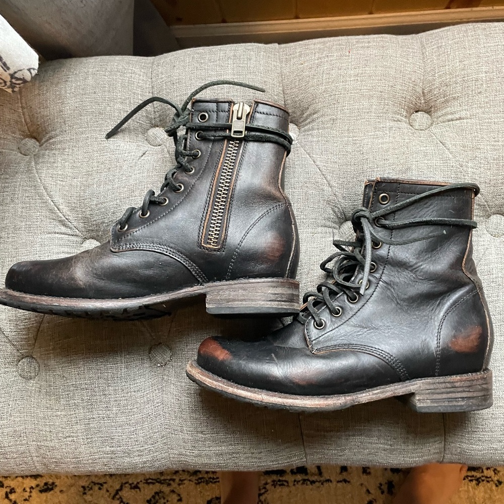 Freebird by Steve Madden genuine leather black Manchester combat boot size 8